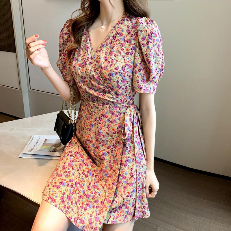 Elegant V-Neck Floral Swing Dress – Summer 2024 Collection